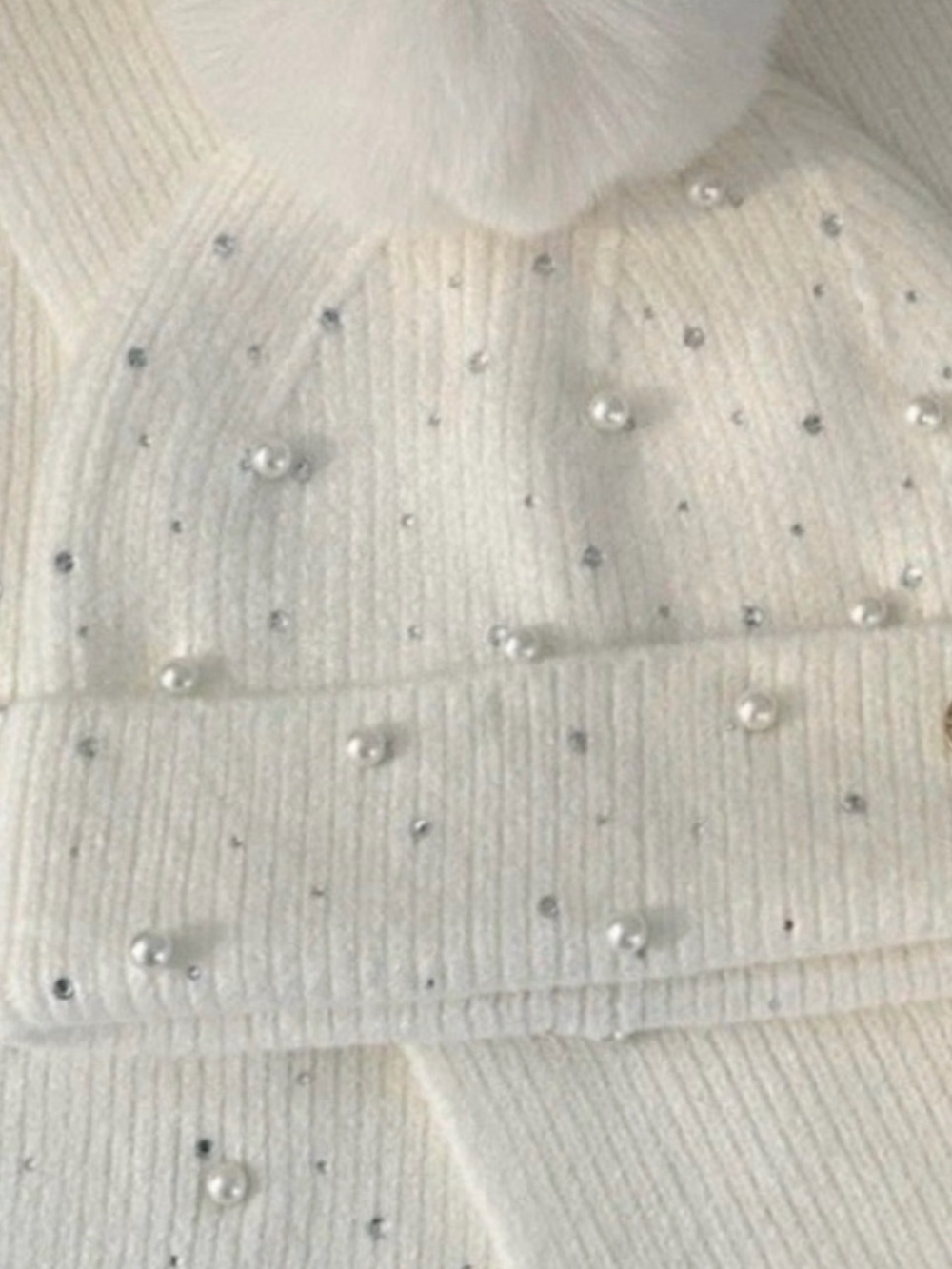 NWT Lilly Pulitzer Ivory Pearl & Rhinestone Pom Beanie and Scarf Set